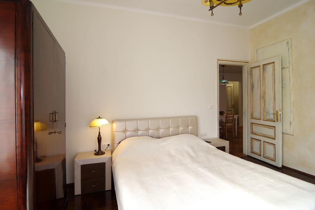 Art Guesthouse Vintage Burgas by Eksteriør bilde
